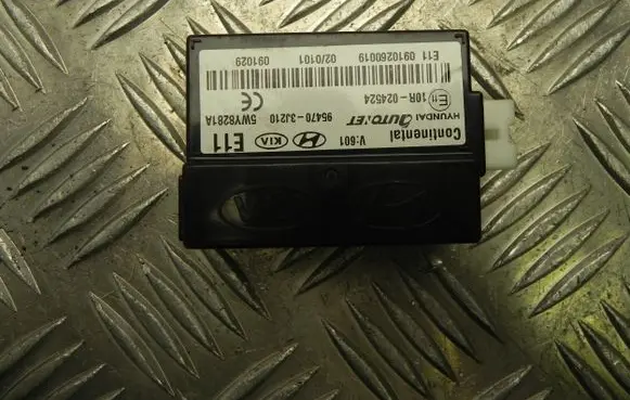Hyundai ix 55 Aerial antenna amplifier 954703J210 G3775