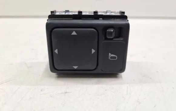 Nissan Navara D40 Wing mirror switch 061116