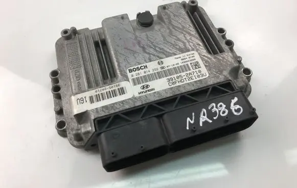 Hyundai i30 Engine control unit/module 391052A710