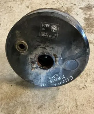 Skoda Fabia Mk2 (5J) Brake booster 6Q1614105AH