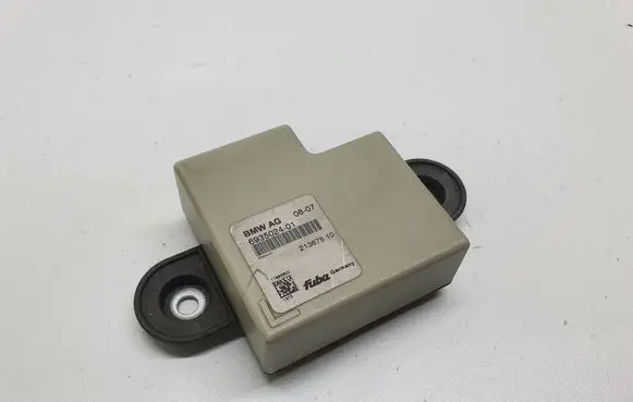 BMW 5 E60 E61 Antenna control unit 6935024 693502401