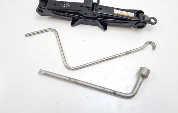 Toyota Prius+ (ZVW40) Lift Jack 