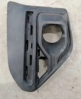 Dacia Sandero III Front bumper lower grill MKM021812 EABM261A31