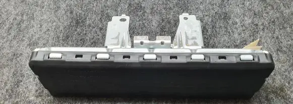 Knee airbag