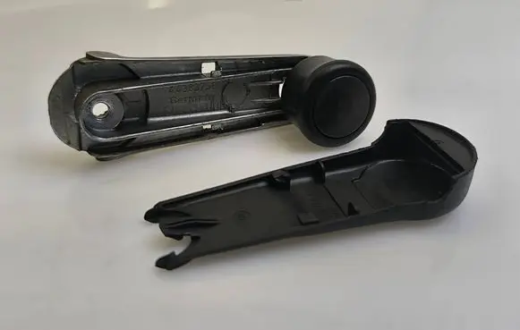 Audi A4 S4 B5 8D Rear door window winding handle 443837575A 443837581D
