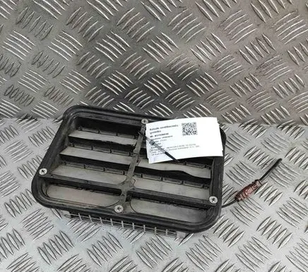 Mercedes-Benz CL C216 Quarter panel pressure vent A2218200775