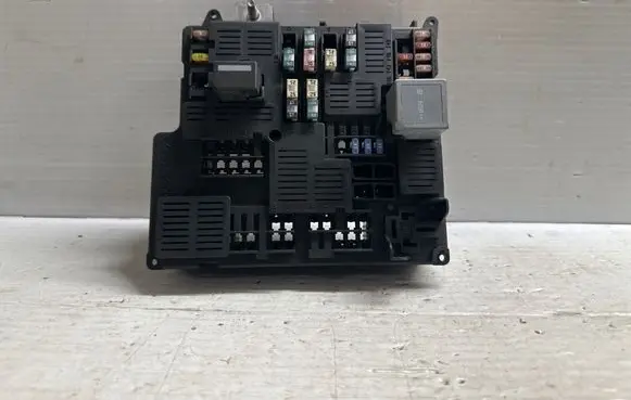Volvo XC90 Fuse module 31473570