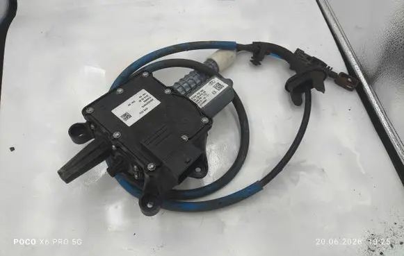 Peugeot 5008 Hand brake control module 0204706360 9673081580 3729089