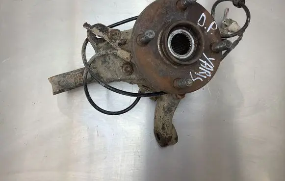 Toyota Yaris Front wheel hub 