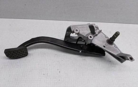 BMW 3 E46 Brake pedal 35112229128
