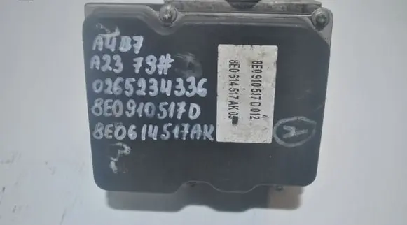Audi A4 S4 B7 8E 8H ABS Pump 8E0210517D