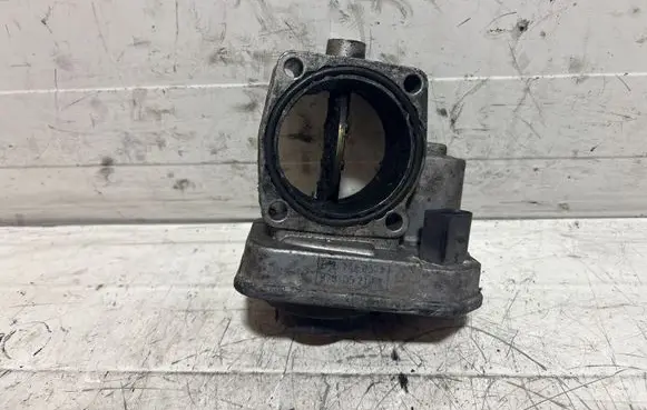 Opel Astra H Throttle valve 898105210