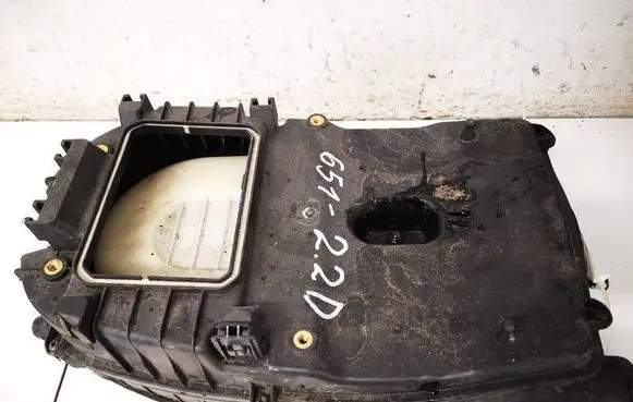 Mercedes-Benz E W212 Air filter box A6510901101