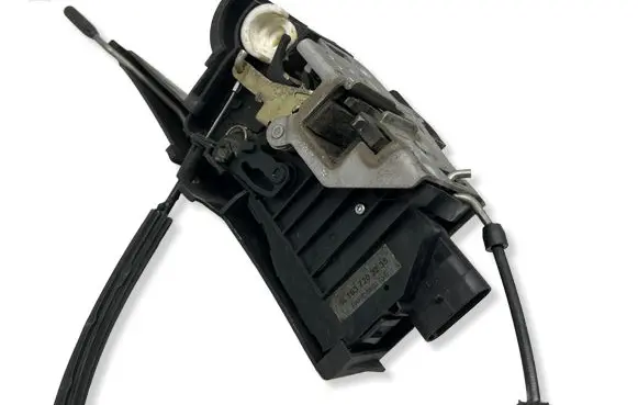 Mercedes-Benz ML W163 Front door lock A1637203235