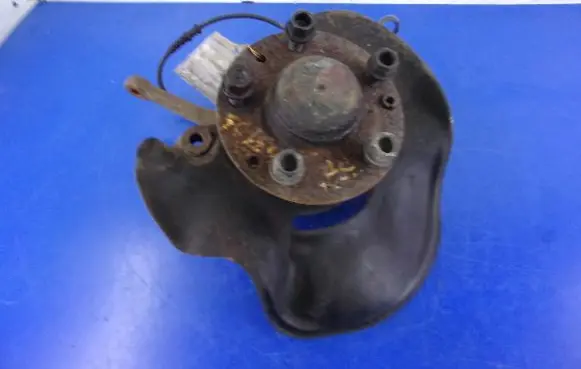 Mercedes-Benz E W124 Front wheel hub spindle knuckle