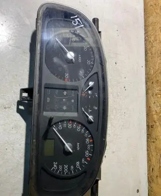 Renault Laguna II Speedometer (instrument cluster) 8200170297 7JE6R932 501018550076