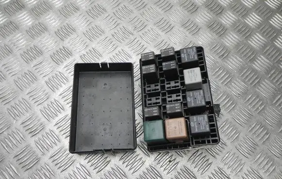 SsangYong Rexton Fuse box set 8210108E50