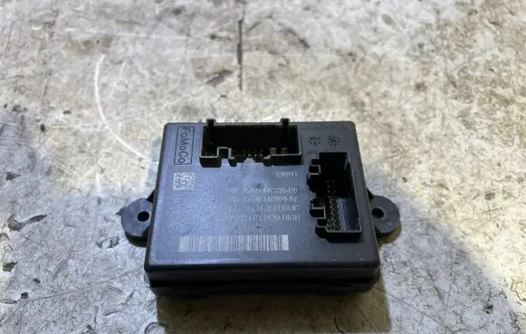 Volvo S60 Door control unit/module AV6N14C235BB AV6N14C064AE 31343146