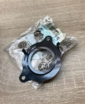 Volkswagen Tiguan Other engine part 03L145757A