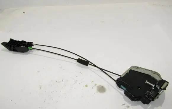 Suzuki Grand Vitara II Rear door lock