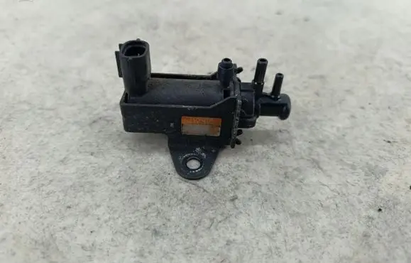 Toyota Avensis T250 Valve vacuum 2581927050