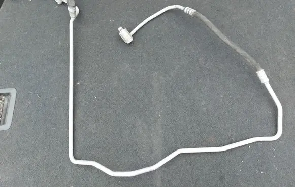 Volkswagen Transporter - Caravelle T5 Air conditioning (A/C) pipe/hose 7H1820741R