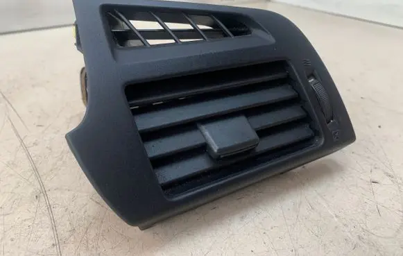 Toyota Verso Dashboard side air vent grill/cover trim 556500F020