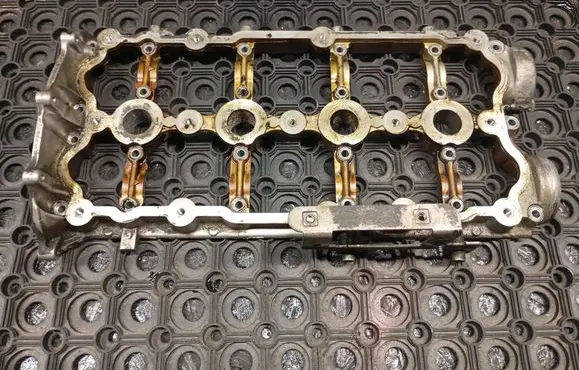 Volkswagen PASSAT B6 Camshaft holder 06D285B