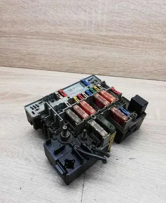 Peugeot 206 Fuse module 96280244