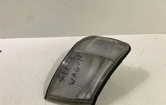 Mitsubishi Space Wagon Front indicator light 