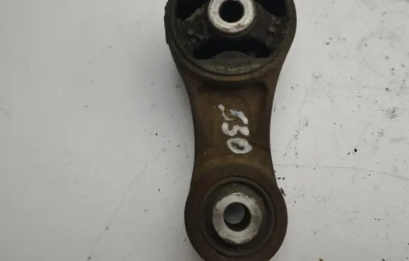 Honda Accord Engine mount bracket