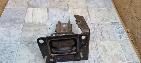 Peugeot 207 CC Gearbox mount 9680293280