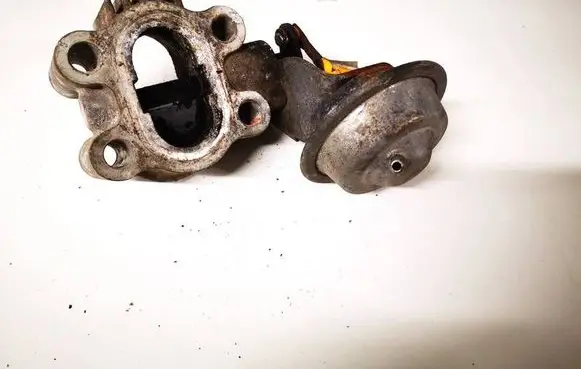Toyota Avensis T270 EGR valve 