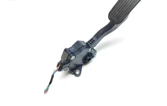 Toyota Land Cruiser (J150) Accelerator throttle pedal 7811060030 1988007420 05M26D00111