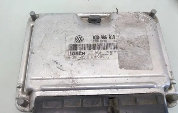 Volkswagen Sharan Engine control unit/module 0281010216