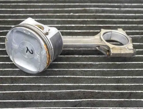 Nissan Note (E11) Piston 