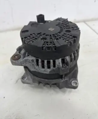 Mercedes-Benz A W176 Generator/alternator A0009063822 0125711043