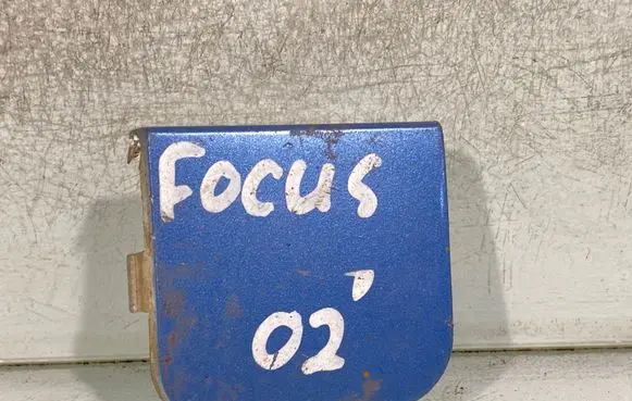 Ford Focus Front tow hook cap/cover 2m5117a989ab