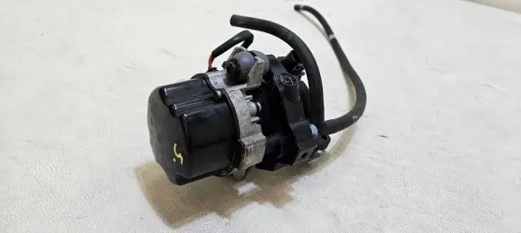 Mercedes-Benz Vito Viano W447 Vacuum pump A0004302300