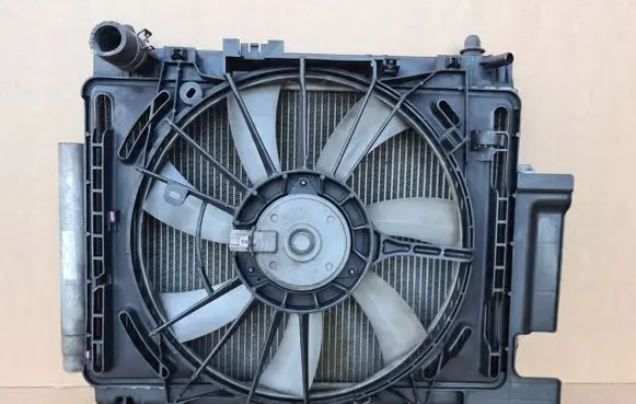 Toyota Yaris Radiator set 
