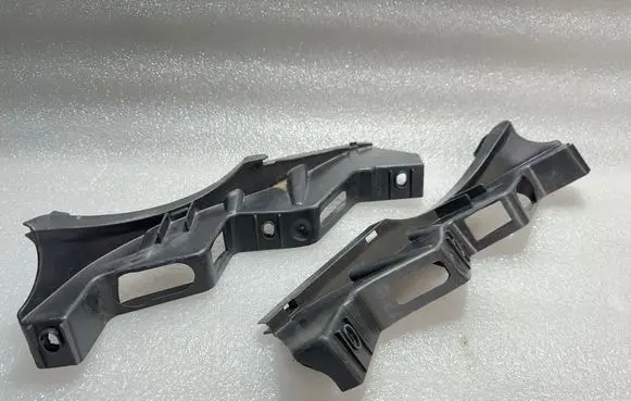 Volkswagen PASSAT B6 Front bumper mounting bracket 3C0807889 3C0807890
