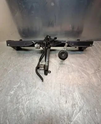 Top upper radiator support slam panel