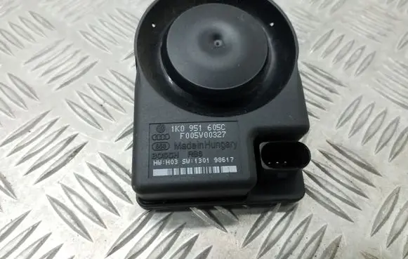 Volkswagen Tiguan Alarm system siren 1K0951605C