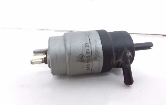 Mercedes-Benz E W210 Windscreen/windshield washer pump 1408690021