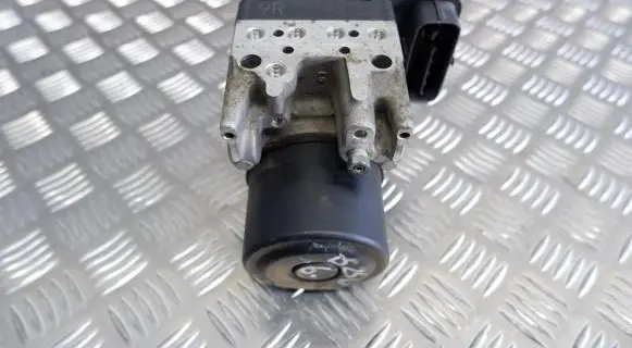 Lexus IS 220D-250-350 ABS Pump 4454053040 8954153010