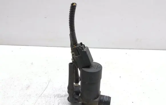 Volvo XC90 Windscreen/windshield washer pump 1S7117K624FE