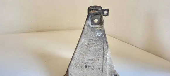 BMW 7 E65 E66 Engine mounting bracket 6754616 13807410 46000D