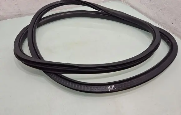 Volvo V40 Front door rubber seal 