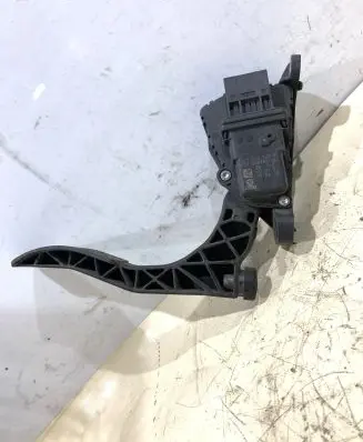 Audi A6 S6 C6 4F Accelerator throttle pedal 4F1723523B 00898406