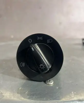 Volkswagen Golf IV Light switch 1C0941531